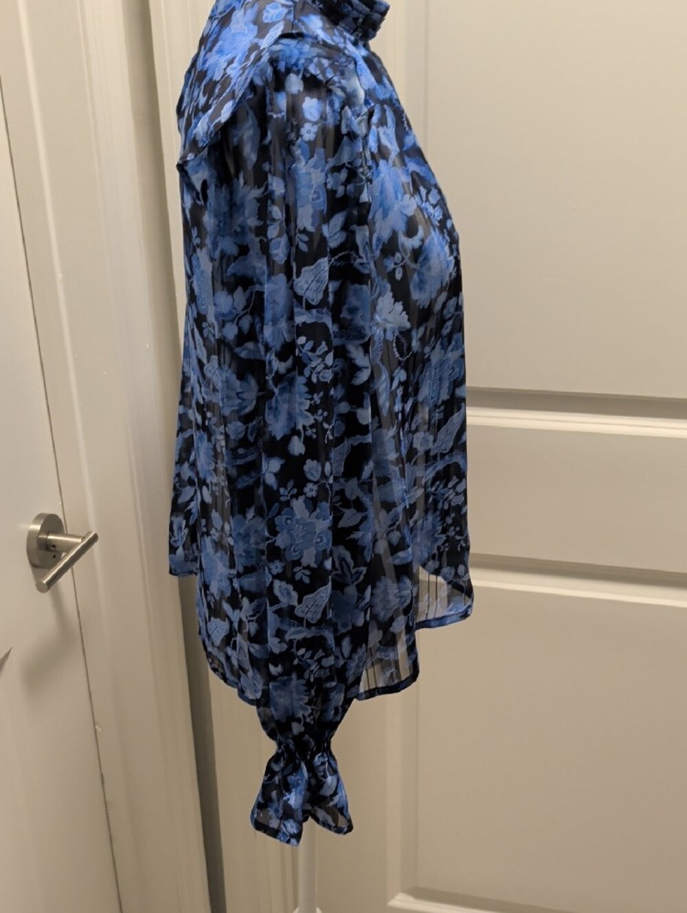 French Connection NWT Size 2 Blue Floral Sheer Long-Sleeve Blouse - Picture 8 of 10
